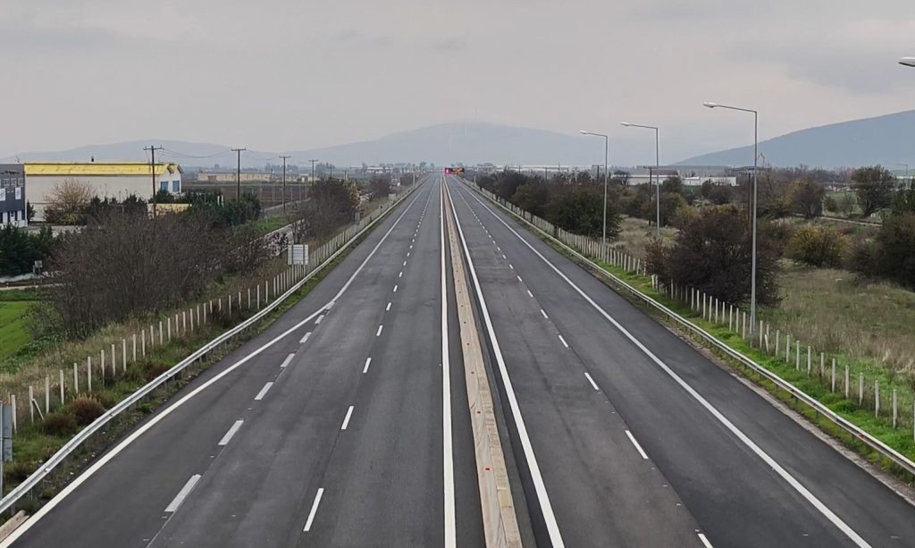 Η πιο μεγάλη ευθεία στην Ελλάδα – Πού βρίσκεται, πόσα χιλιόμετρα είναι