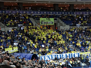 EuroLeague: Άγριος καβγάς στις εξέδρες του Μονάχου ανάμεσα σε οπαδούς της Φενερμπαχτσέ