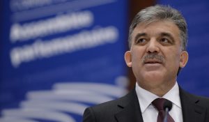 Αμπντουλάχ Γκιουλ στα «ΝΕΑ»: Να αποσύρουμε από κοινού 12 μίλια και casus belli