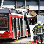 Τραγωδία στο Σάλτσμπουργκ: Τρόλεϊ μπήκε σε σούπερ μάρκετ, τουλάχιστον ένας νεκρός