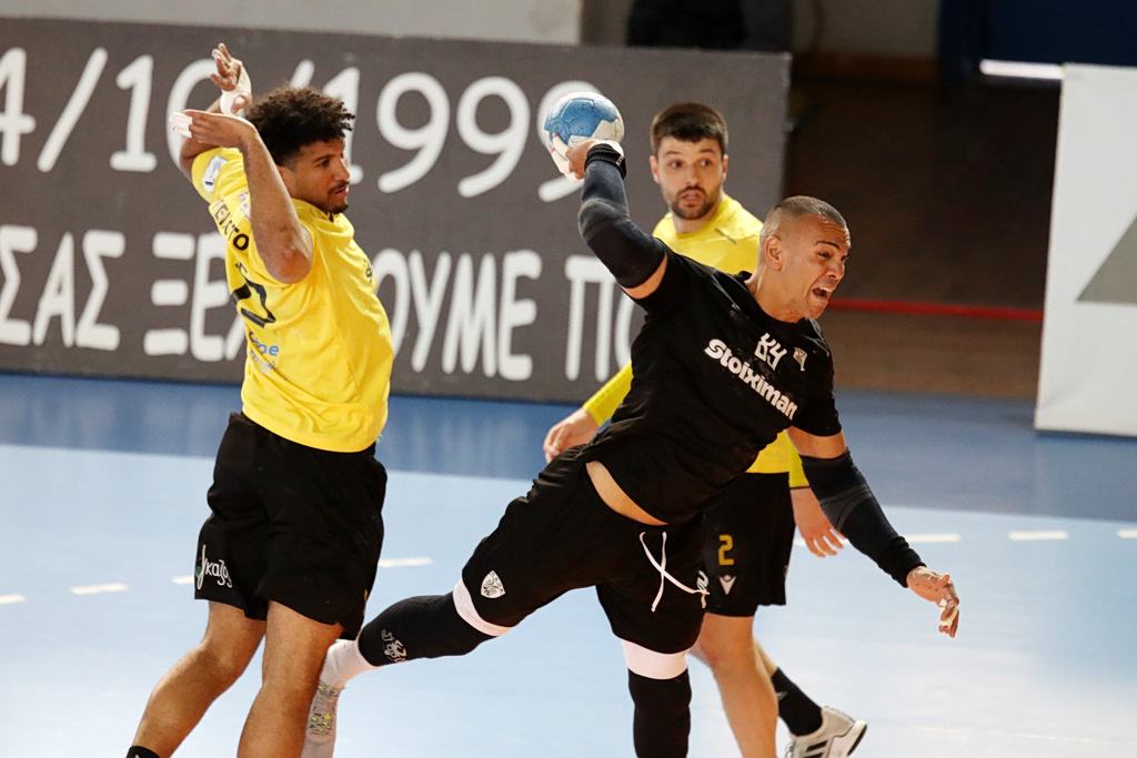 ΠΑΟΚ – ΑΕΚ 33-30: Απάντηση του Δικέφαλου του βορρά και τώρα όλα κρίνονται στον τρίτο αγώνα