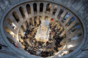 Δείτε live την τελετή αφής του Αγίου Φωτός στα Ιεροσόλυμα