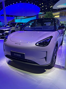 Η Geely βάζει μπροστά το πρώτο robotaxi