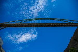 Κόρινθος: Η 17χρονη ήταν στον δρόμο για το φροντιστήριο πριν βρεθεί νεκρή – Ήταν κόρη γνωστού γιατρού στη Φιλοθέη