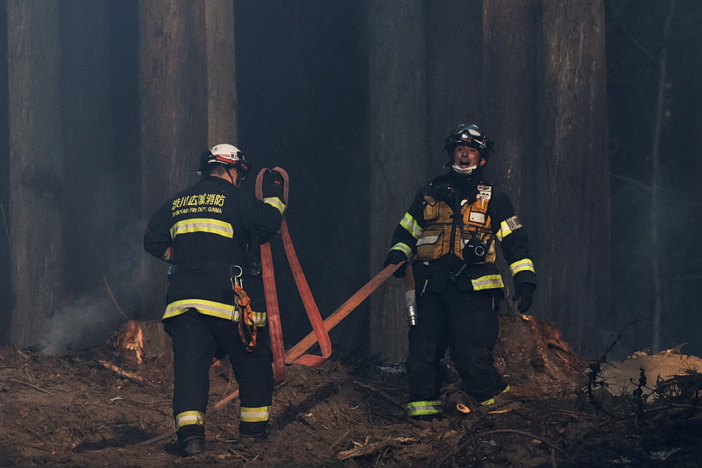 Ιαπωνία: Μαίνονται για 4η ημέρα οι δύο μεγάλες πυρκαγιές  – Πάνω από 3.000 εκκενώσεις