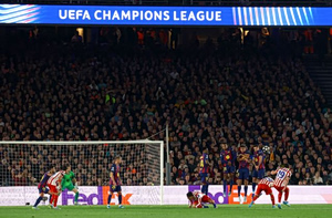 Προβάδισμα για την Ατλέτικο στο «Καμπ Νου» με εντυπωσιακό φάουλ του Άλβαρες (vid)