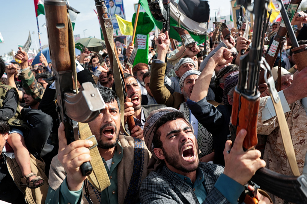 Η Τεχεράνη καλεί σε «Janfada» – Στρατολογεί ανήλικα υπό τον φόβο χερσαίας επίθεσης