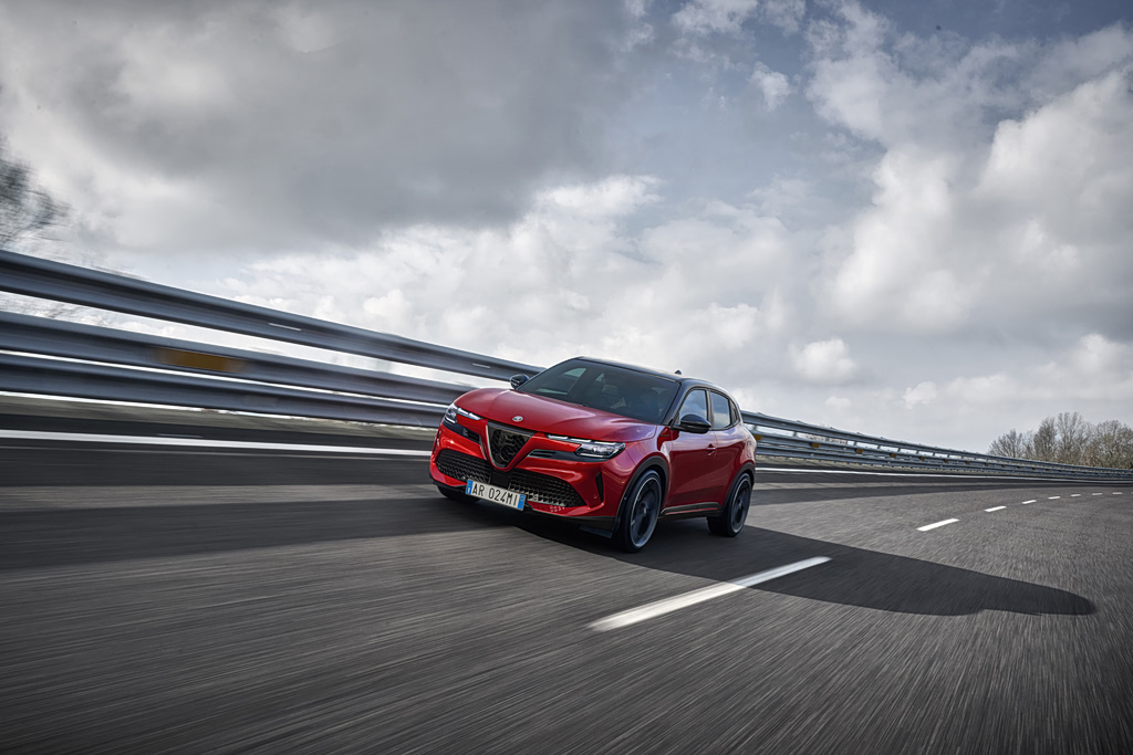 Alfa Romeo Junior Ibrida: H υβριδική Β-SUV πρόταση