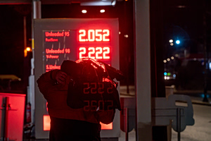 Καύσιμα: Ανεβοκατεβαίνουν οι τιμές, απλησίαστα τα αεροπορικά εισιτήρια – Προσεχώς νέο Market και Fuel Pass