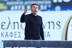 Βαριά «καμπάνα» στον Κέρκεζ: Εκτός πάγκου για 7 αγωνιστικές – έφεση ετοιμάζει ο Ατρόμητος