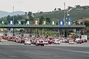 Συνεχίζεται η επιστροφή των εκδρομέων του Πάσχα:  Αυξημένη κίνηση και μποτιλιάρισμα στον Κηφισό