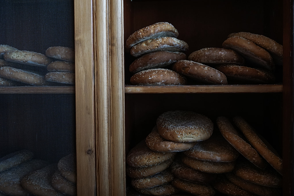 «Ο άρτος ημών ο επιούσιος» εις τα σκουπίδια