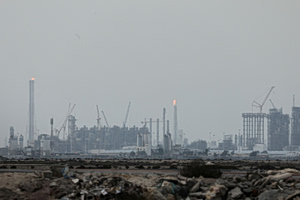 Το Κατάρ τρέχει να επανεκκινήσει τα έργα αποκατάστασης στο εργοστάσιο LNG Ρας Λαφάν