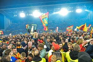 Ακόμα πανηγυρίζουν στο Λανς, πρόκριση σε τελικό Κυπέλλου μετά από 28 χρόνια (vid, pho)