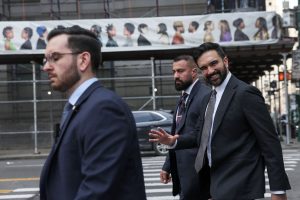 Πασχαλινή ευχή στα ελληνικά από τον Μαμντάνι παρουσία του Αρχιεπισκόπου Ελπιδοφόρου (video)