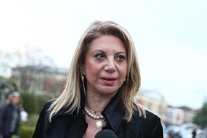 Δημοσκόπηση Interview: Τρίτη η Καρυστιανού- Πτώση για τη ΝΔ