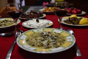 Κλασική, σύγχρονη και χορτοφαγική μαγειρίτσα για το πασχαλινό τραπέζι