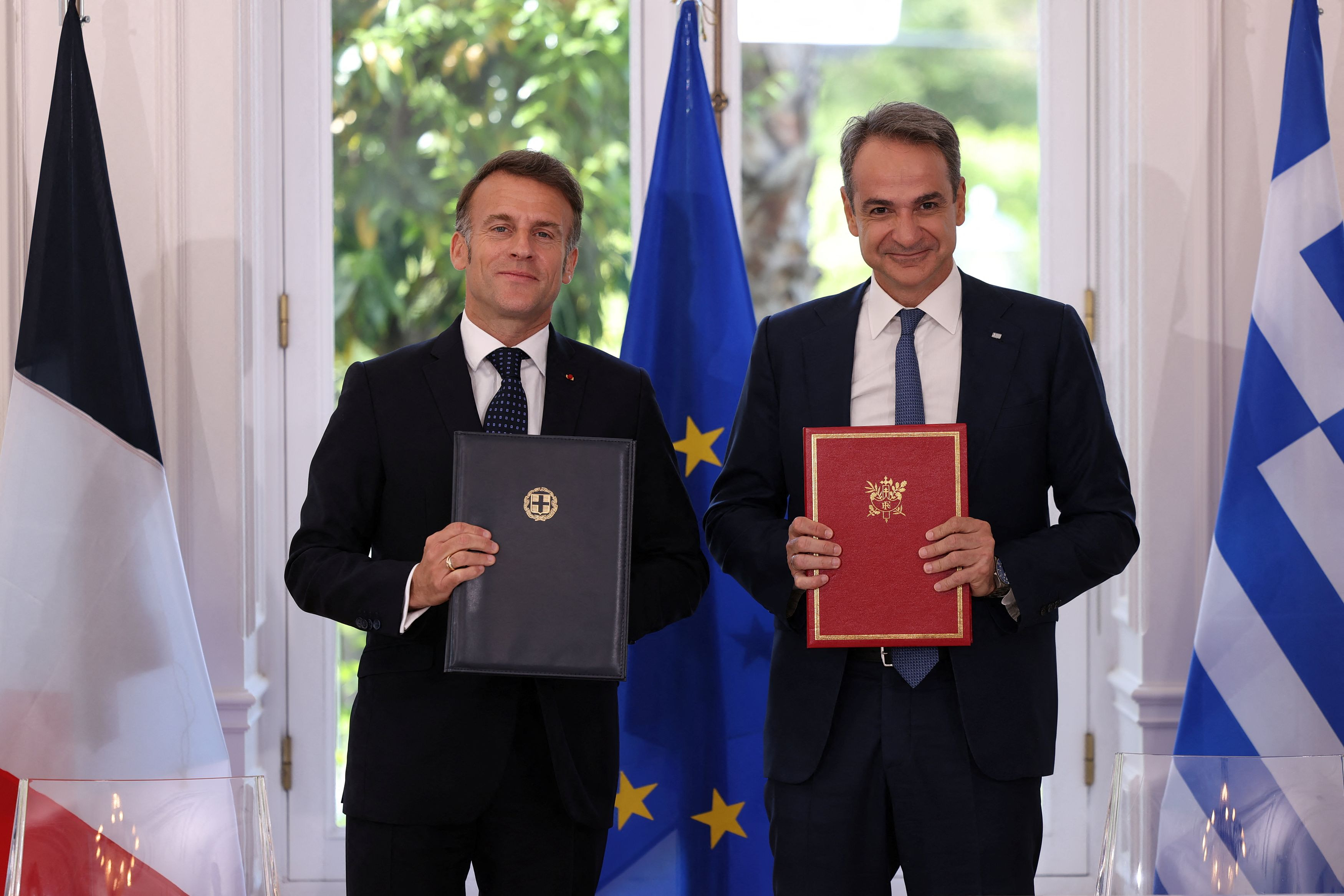 &Epsilon;&nu;&nu;έ&alpha; &sigma;&upsilon;&mu;&phi;&omega;&nu;ί&epsilon;&sigmaf; &sigma;&tau;&rho;&alpha;&tau;&eta;&gamma;&iota;&kappa;ή&sigmaf; &sigma;&upsilon;&nu;&epsilon;&rho;&gamma;&alpha;&sigma;ί&alpha;&sigmaf; &sigma;&epsilon; ά&mu;&upsilon;&nu;&alpha;, &epsilon;&nu;έ&rho;&gamma;&epsilon;&iota;&alpha;, &tau;&epsilon;&chi;&nu;&omicron;&lambda;&omicron;&gamma;ί&alpha; &kappa;&alpha;&iota; &epsilon;&kappa;&pi;&alpha;ί&delta;&epsilon;&upsilon;&sigma;&eta; &upsilon;&pi;έ&gamma;&rho;&alpha;&psi;&alpha;&nu; &Epsilon;&lambda;&lambda;ά&delta;&alpha; &kappa;&alpha;&iota; &Gamma;&alpha;&lambda;&lambda;ί&alpha;