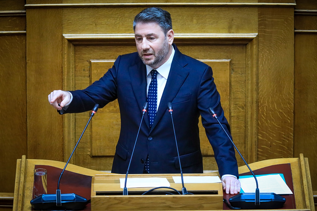 Live η μάχη στη Βουλή για το Κράτος Δικαίου – Στο βήμα ο Νίκος Ανδρουλάκης