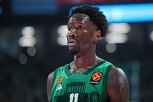 Στην Ελβετία ο Νάιτζελ Χέιζ Ντέιβις: Ο λόγος πίσω από τα πολλαπλά ταξίδια του παίκτη του Παναθηναϊκού