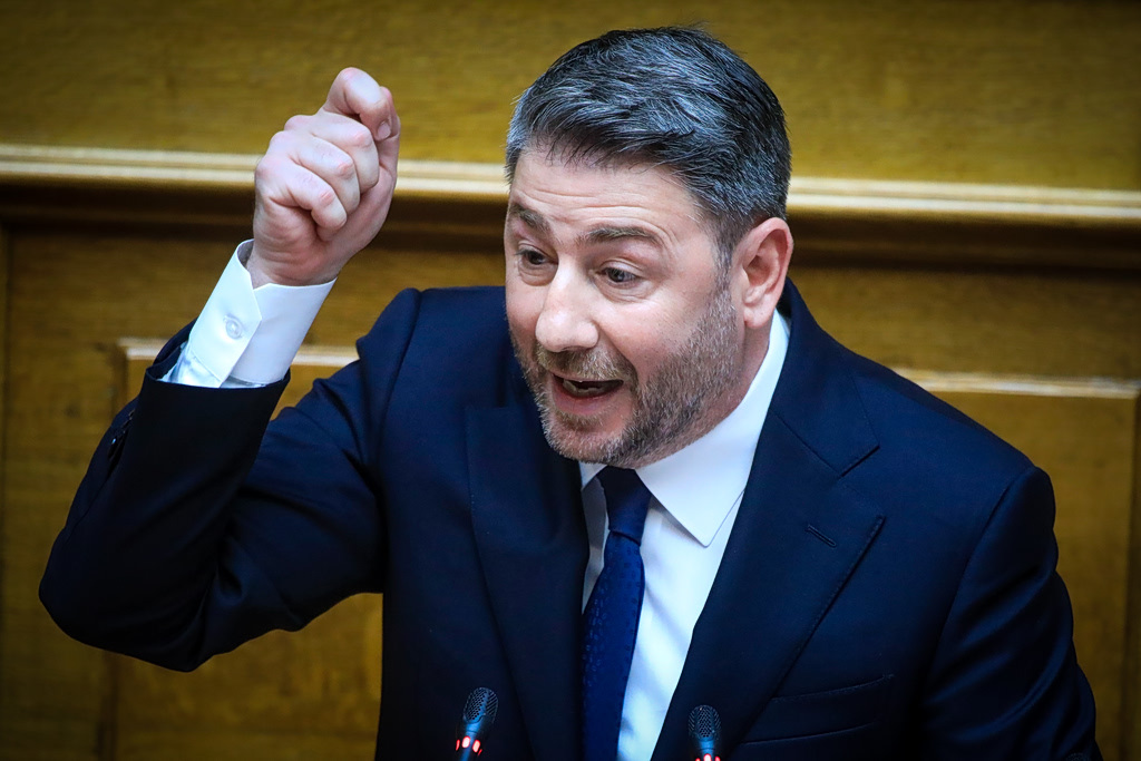 Βουλή – Ανδρουλάκης σε Μητσοτάκη: Μονόδρομος να παραιτηθείτε και να πάμε σε εκλογές