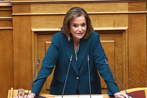 21η Απριλίου 1967: Η Ντόρα Μπακογιάννη θυμάται τη σύλληψη του πατέρα της – Φωτογραφία ντοκουμέντο