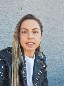 Στελλα Ντζάνη: «Στα γήπεδα ξέφυγα από τη σκληρή μοίρα των χωραφιών»