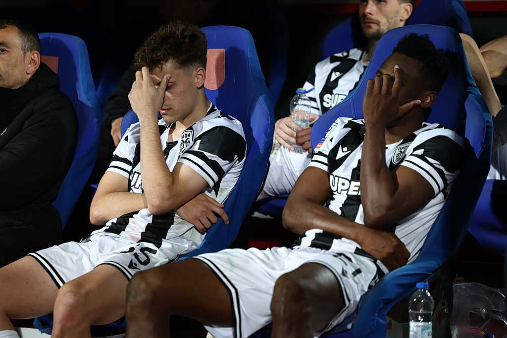 Έντονες αποδοκιμασίες των φιλάθλων του ΠΑΟΚ μετά την λήξη του τελικού Κυπέλλου