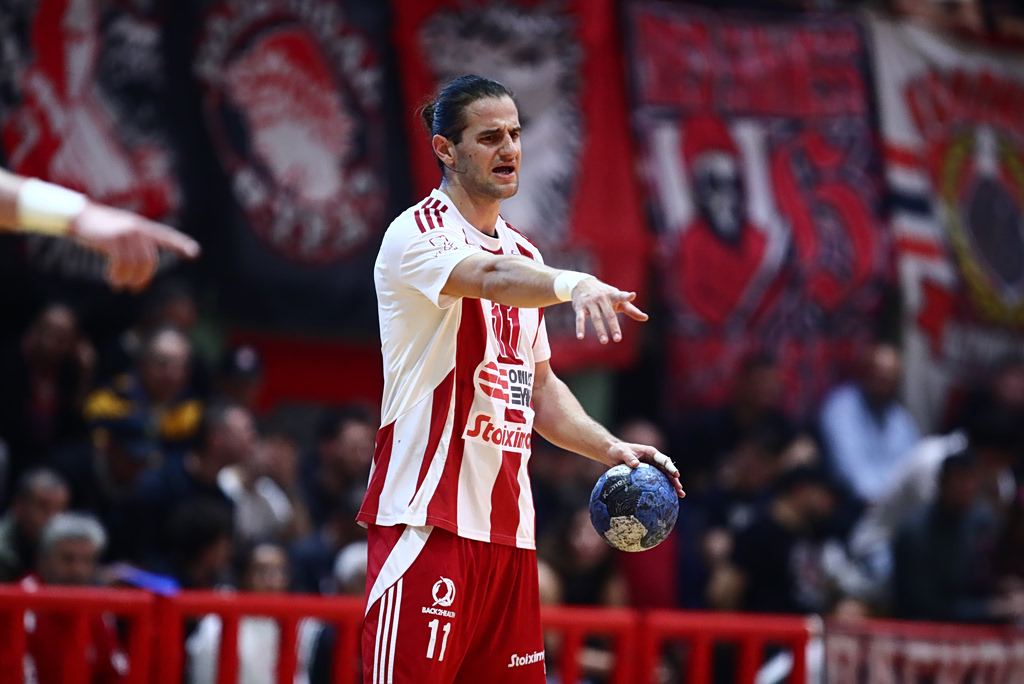 Θανάσης Παπάζογλου στο tanea.gr: «Στο τέλος εμείς θα είμαστε οι πρωταθλητές»