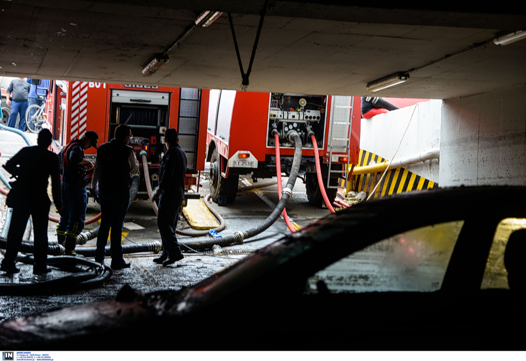 Κακοκαιρία Erminio: Διακοπή κυκλοφορίας στην οδό Παναγίας Μυρτιδιώτισσας στον Πειραιά λόγω συσσώρευσης υδάτων