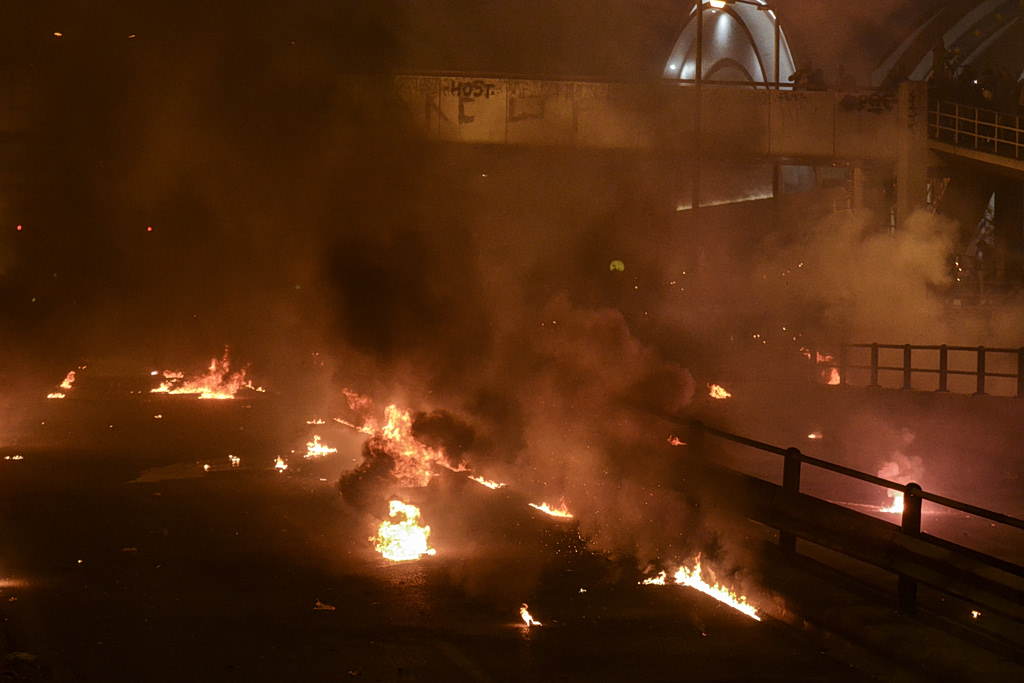Ανάσταση στο Δουργούτι με… μολότοφ!