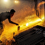 Ατύχημα πριν τον ρουκετοπόλεμο στη Χίο: Έξι τραυματίες με εγκαύματα – Η παράδοση που κρύβει κινδύνους (video)