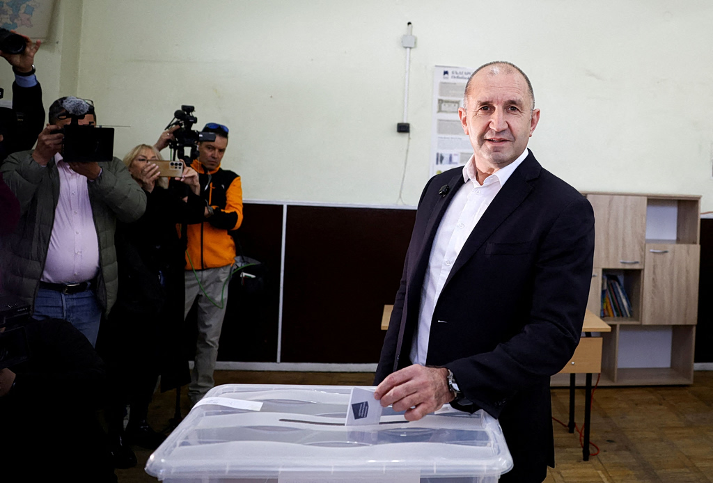 Εκλογές στη Βουλγαρία: Προηγείται στις δημοσκοπήσεις ο πρώην πρόεδρος Ρούμεν Ράντεφ