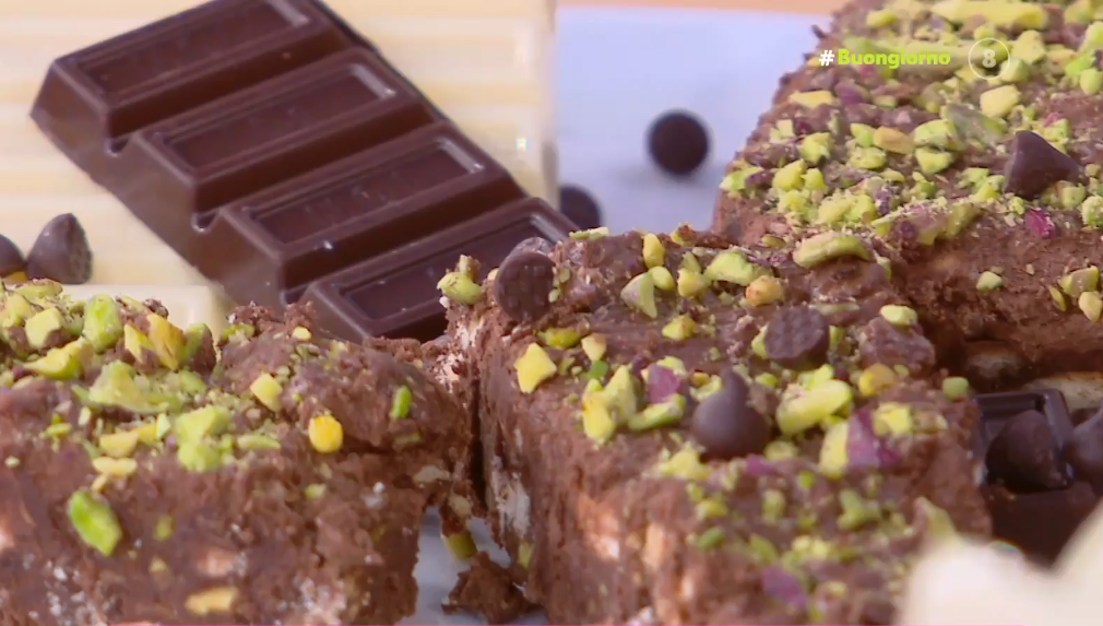 Δημήτρης Σκαρμούτσος: Μωσαϊκό με ξηρούς καρπούς και πλούσια κουβερτούρα