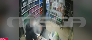 Αθήνα: Συνελήφθη 14χρονος που λήστευε υπάλληλους πρατηρίων καυσίμων – Τους απειλούσε με μαχαίρι (video)