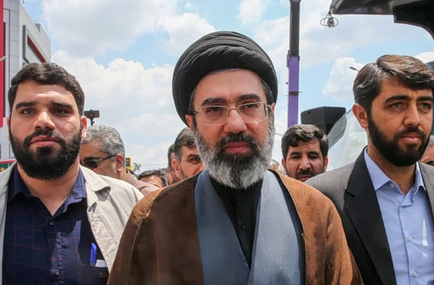 Μοτζτάμπα Χαμενεΐ: «Το Ιράν δεν επιδιώκει πόλεμο αλλά δεν θα υποχωρήσει στα  δικαιώματά του»