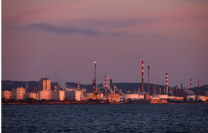 Σαουδική Αραβία: Ιρανική επίθεση έπληξε κρίσιμο πετρελαϊκό αγωγό – Ανησυχία για την παγκόσμια αγορά