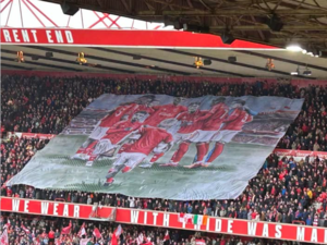 Συγκινητικό κορεό στο City Ground για τον 6χρονο Noah μετά τη μάχη του με τη λευχαιμία