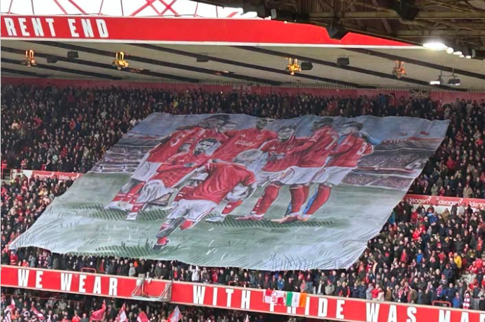 Συγκινητικό κορεό στο City Ground για τον 6χρονο Noah μετά τη μάχη του με τη λευχαιμία