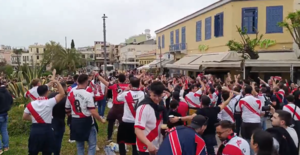 Κερκίδα κάτω από την… Ακρόπολη έκαναν οι οπαδοί της Ράγιο Βαγιεκάνο (vid)