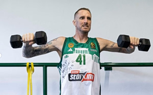 Συγκινεί ο Ακίλε Πολονάρα – Προπονείται με φανέλα του Χουάντσο Ερνανγκόμεθ