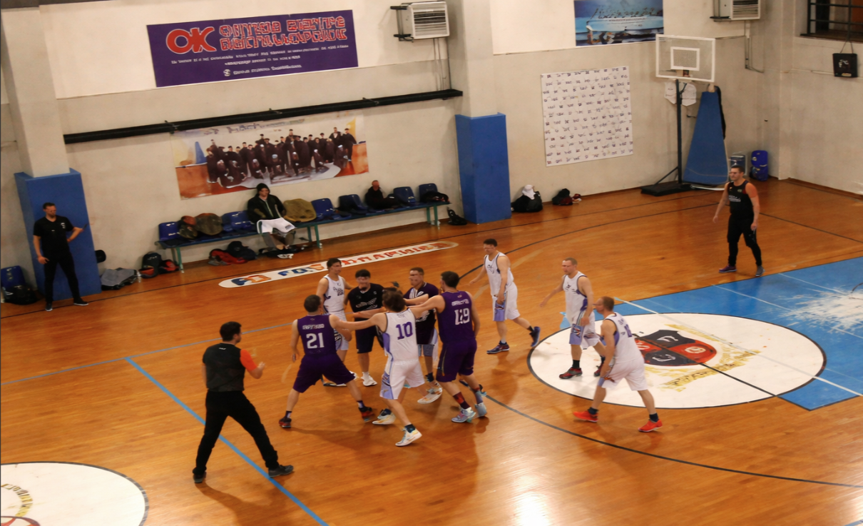 &Sigma;&omicron;&kappa; &sigma;&tau;&eta; &Rho;ό&delta;&omicron;: &Epsilon;&pi;ί&theta;&epsilon;&sigma;&eta; &pi;&alpha;ί&kappa;&tau;&eta; &sigma;&epsilon; &delta;&iota;&alpha;&iota;&tau;&eta;&tau;ή &sigma;&epsilon; &tau;&omicron;&upsilon;&rho;&nu;&omicron;&upsilon;ά &mu;&pi;ά&sigma;&kappa;&epsilon;&tau; (vid)