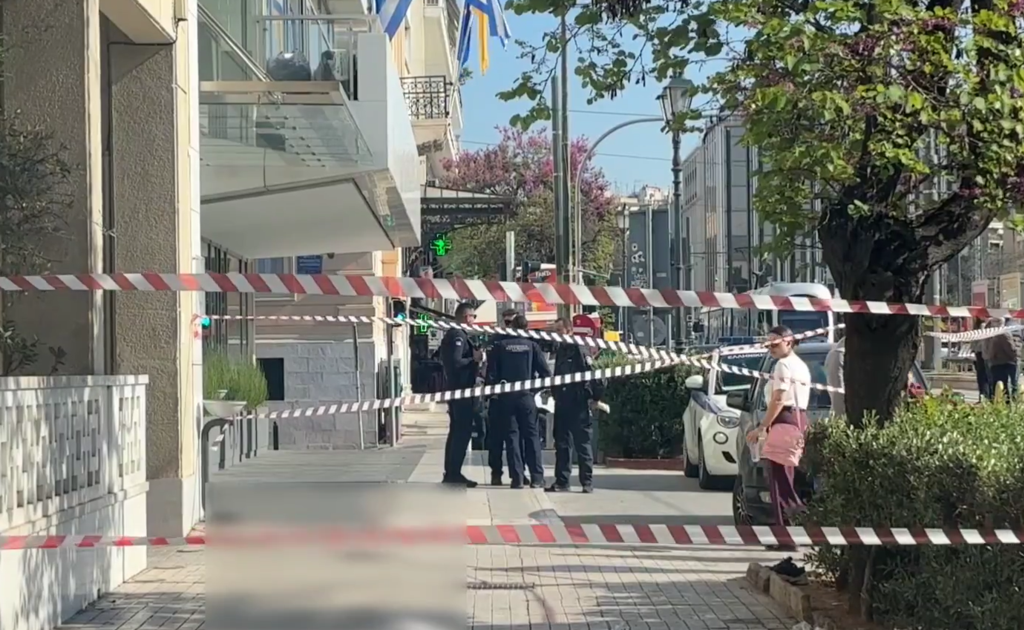 Τραγωδία στο υπουργείο Τουρισμού – Νεκρή γυναίκα που έπεσε από τον 2ο όροφο