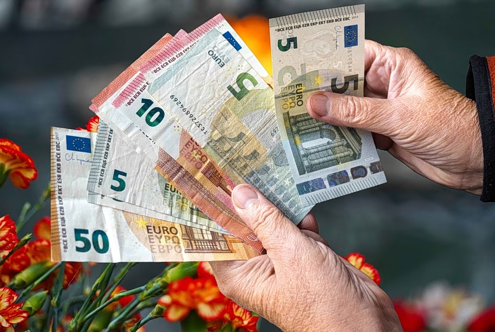 Πότε θα δουν τις συντάξεις Μαΐου στους λογαριασμούς τους οι δικαιούχοι