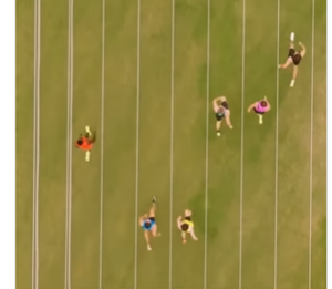 Εντυπωσιακή ανατροπή από την τελευταία θέση του διαδρόμου στη πρώτη θέση της κούρσας (vid)