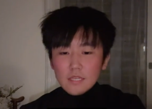 Viral στο TikTok: Νεαρός Κινέζος τραγουδά το «Παραμυθιάζομαι» του Παντελίδη και εντυπωσιάζει