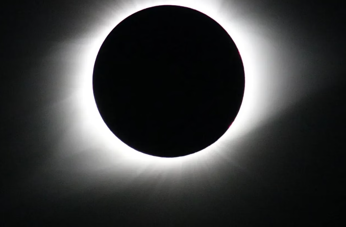 Οι έλληνες «κυνηγοί εκλείψεων» -Ταξιδεύουν σε όλο τον κόσμο για να παρατηρήσουν το εντυπωσιακό φαινόμενο
