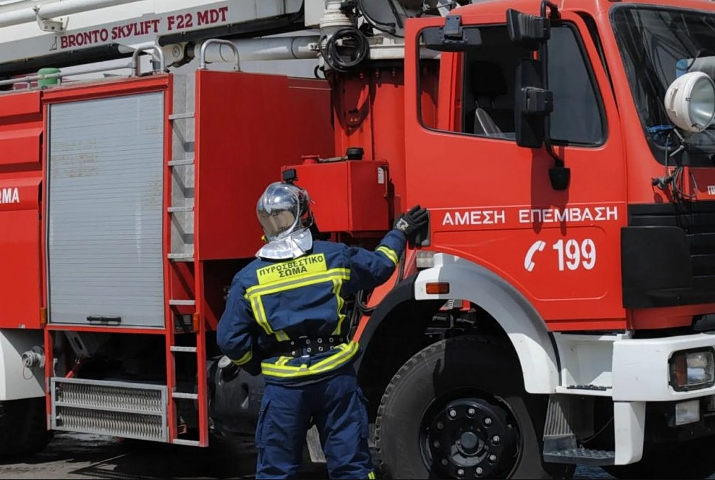 Φωτιά σε σπίτι στο Μεταξουργείο – Κλειστή η οδός Σωνιέρου