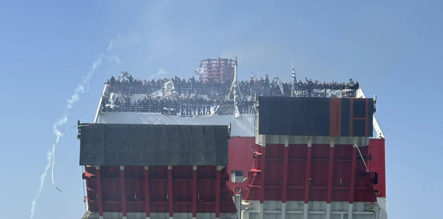 Θριαμβευτική επιστροφή οπαδών του ΟΦΗ στο Ηράκλειο – Πανηγυρική υποδοχή στο λιμάνι (vid)