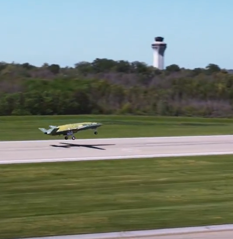 Πρώτη πτήση για το αόρατο drone MQ-25A Stingray του Πολεμικού Ναυτικού των ΗΠΑ – Ποιες είναι οι δυνατότητές του